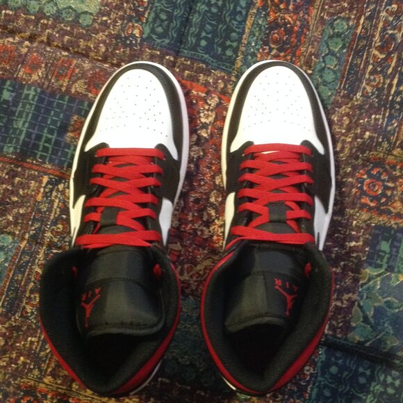 Air Jordan 1 Mid Men's Black, White & Red Leather Sneakers - 12 - New in Box - Picture 7 of 10
